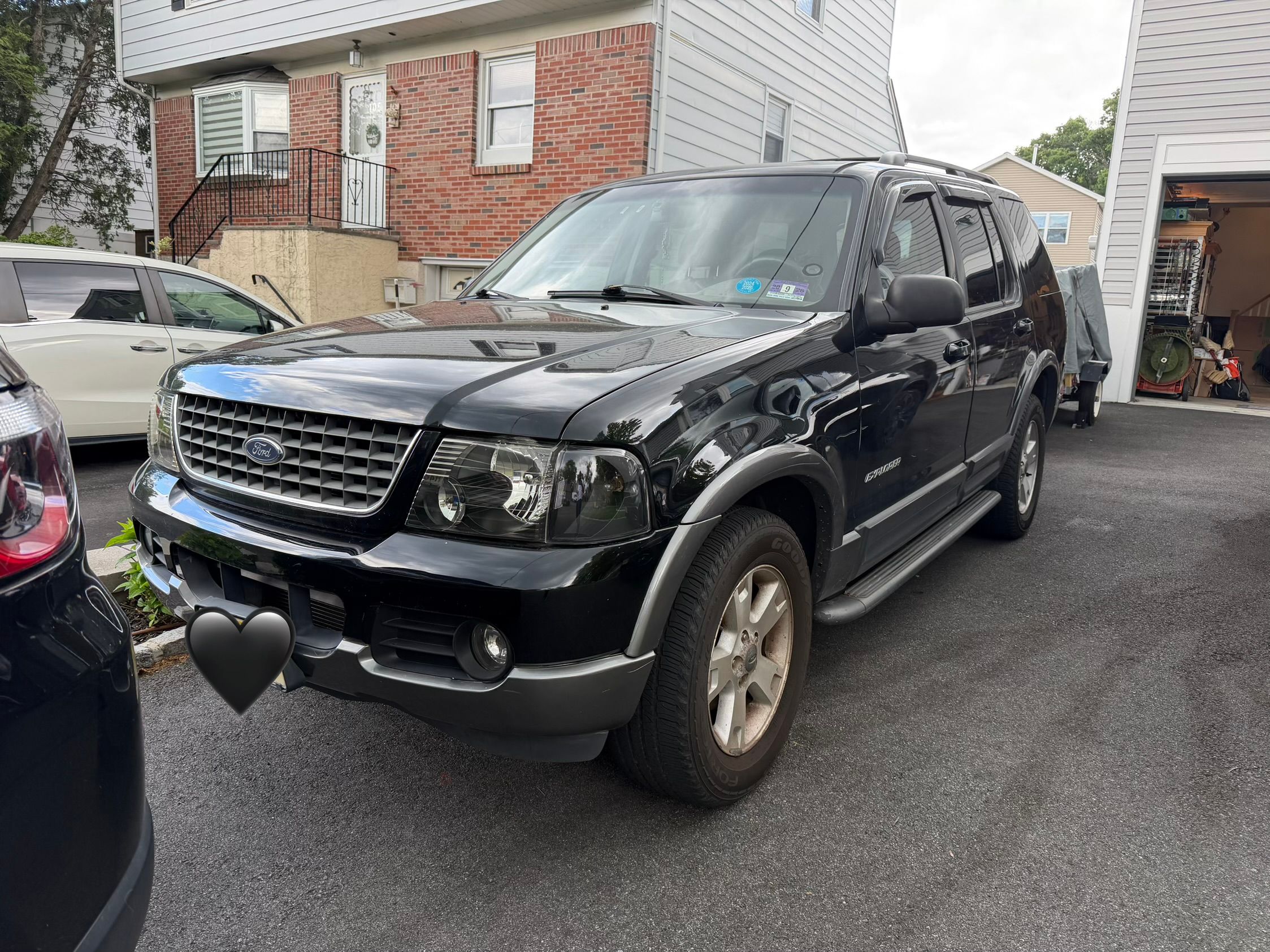 Used 2002 Ford Explorer XLT AWD/4WD image 2