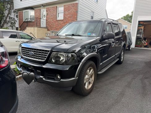 Used 2002 Ford Explorer XLT AWD/4WD image 2
