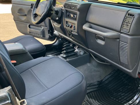 Used 2000 Jeep Wrangler Sport AWD/4WD image 12