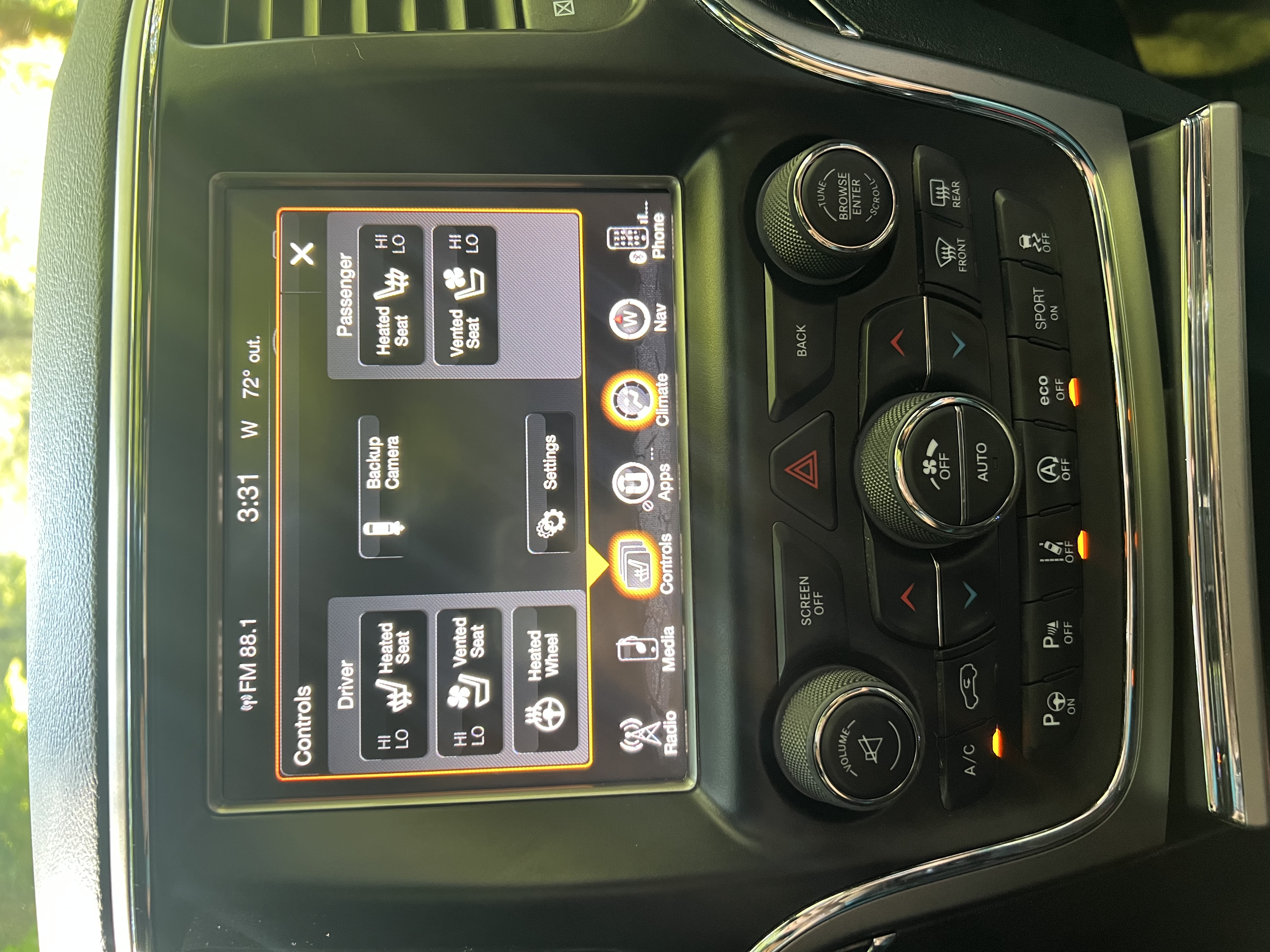 Used 2017 Jeep Grand Cherokee Trailhawk w/ Trailhawk Luxury Group AWD/4WD image 19