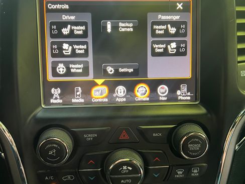 Used 2017 Jeep Grand Cherokee Trailhawk w/ Trailhawk Luxury Group AWD/4WD image 19