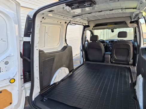 Used 2016 Ford Transit Connect XLT image 22