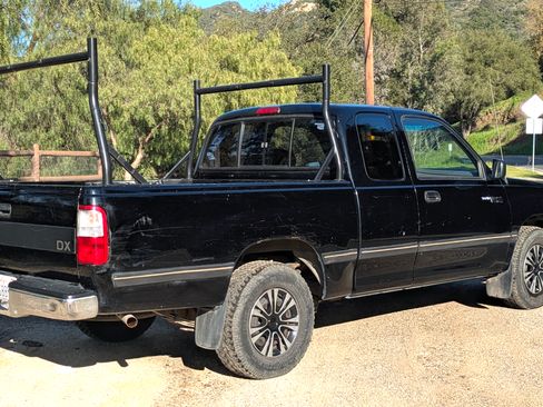 Used 1995 Toyota T100 DX image 2