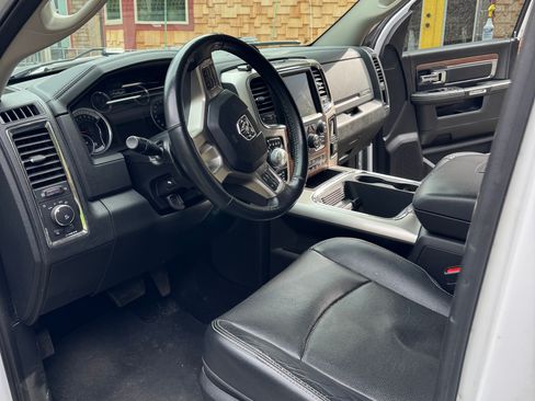 Used 2016 RAM 1500 Laramie w/ Convenience Group image 11