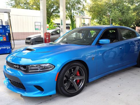 Used 2019 Dodge Charger SRT Hellcat w/ Harman/Kardon Audio Group RWD image 4