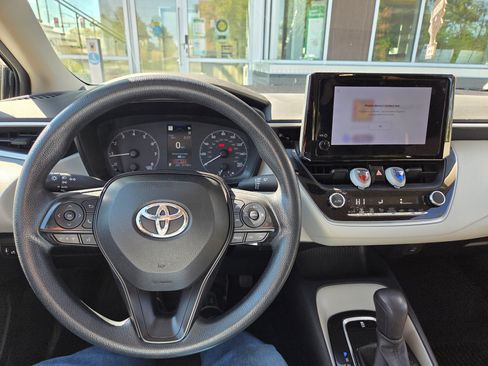 Used 2023 Toyota Corolla LE image 16