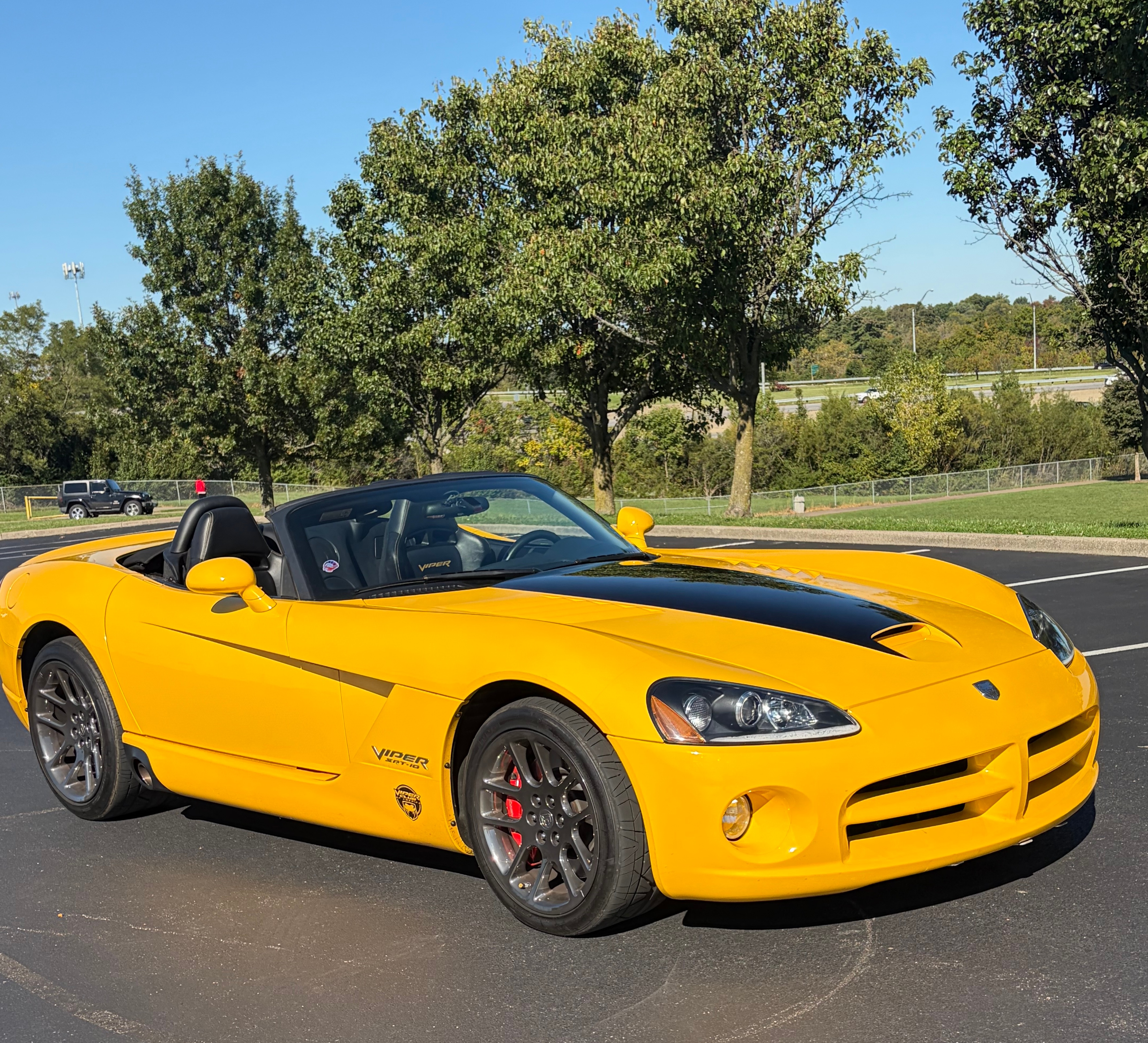 Used 2005 Dodge Viper SRT-10 RWD image 1