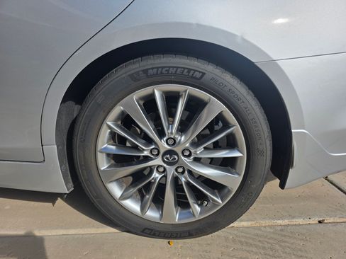 Used 2018 INFINITI Q50 Luxe w/ Essential Package (3.0T Luxe) image 9