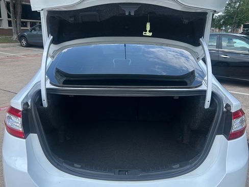 Used 2015 Ford Fusion SE FWD image 12
