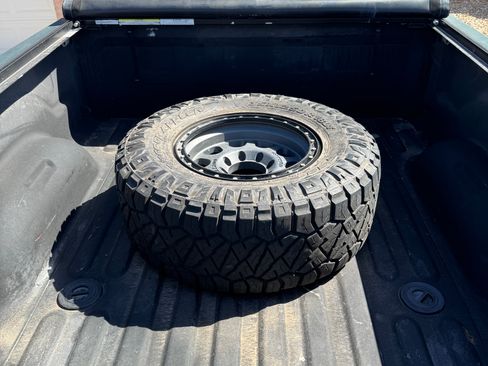 Used 2018 RAM 2500 Laramie w/ Sport Appearance Group AWD/4WD image 16