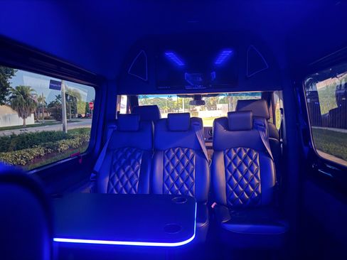 Used 2022 Mercedes-Benz Sprinter 3500 image 11
