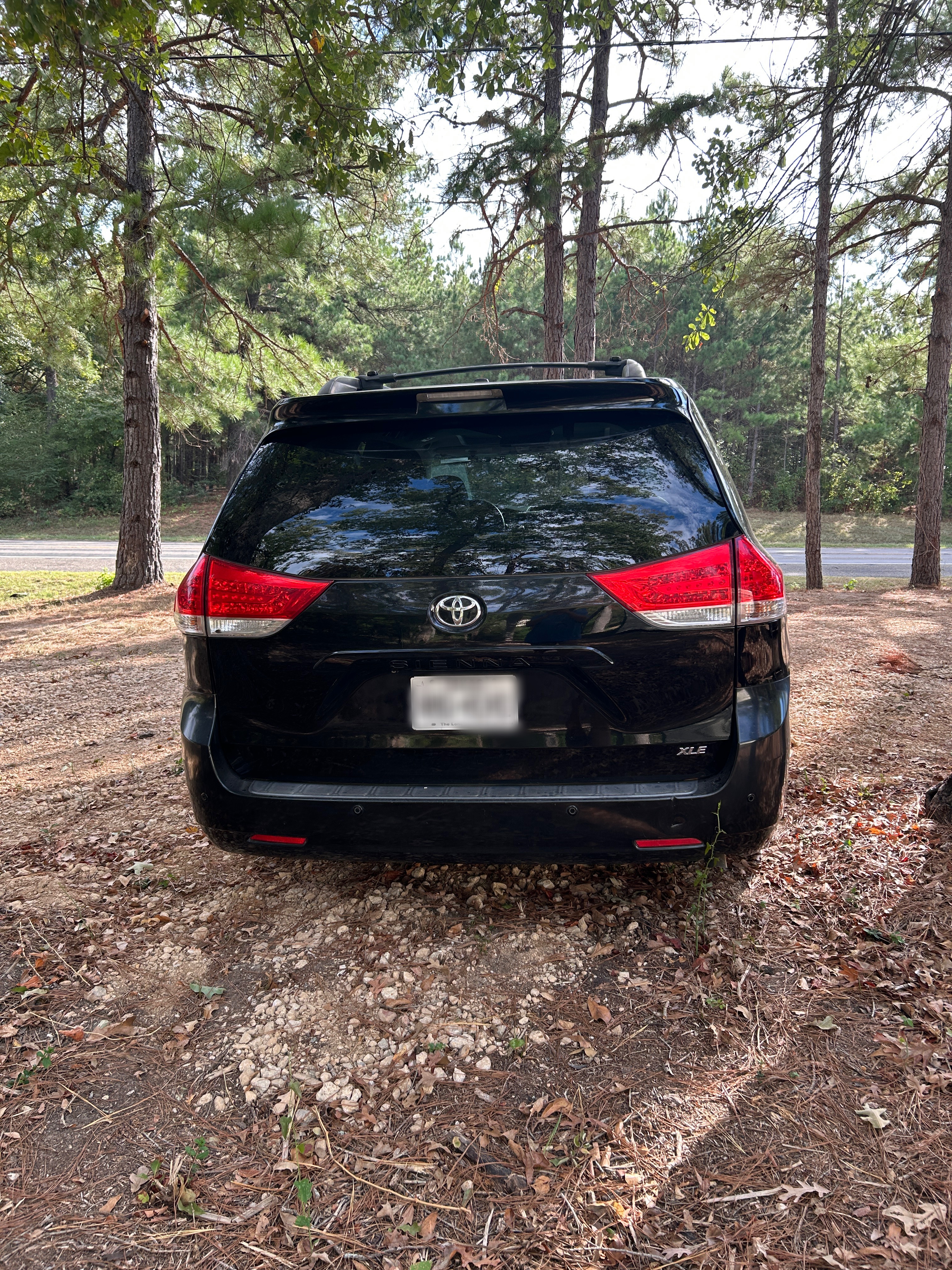 Used 2013 Toyota Sienna XLE FWD image 4