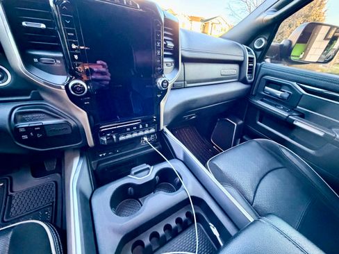 Used 2019 RAM 2500 Laramie image 11