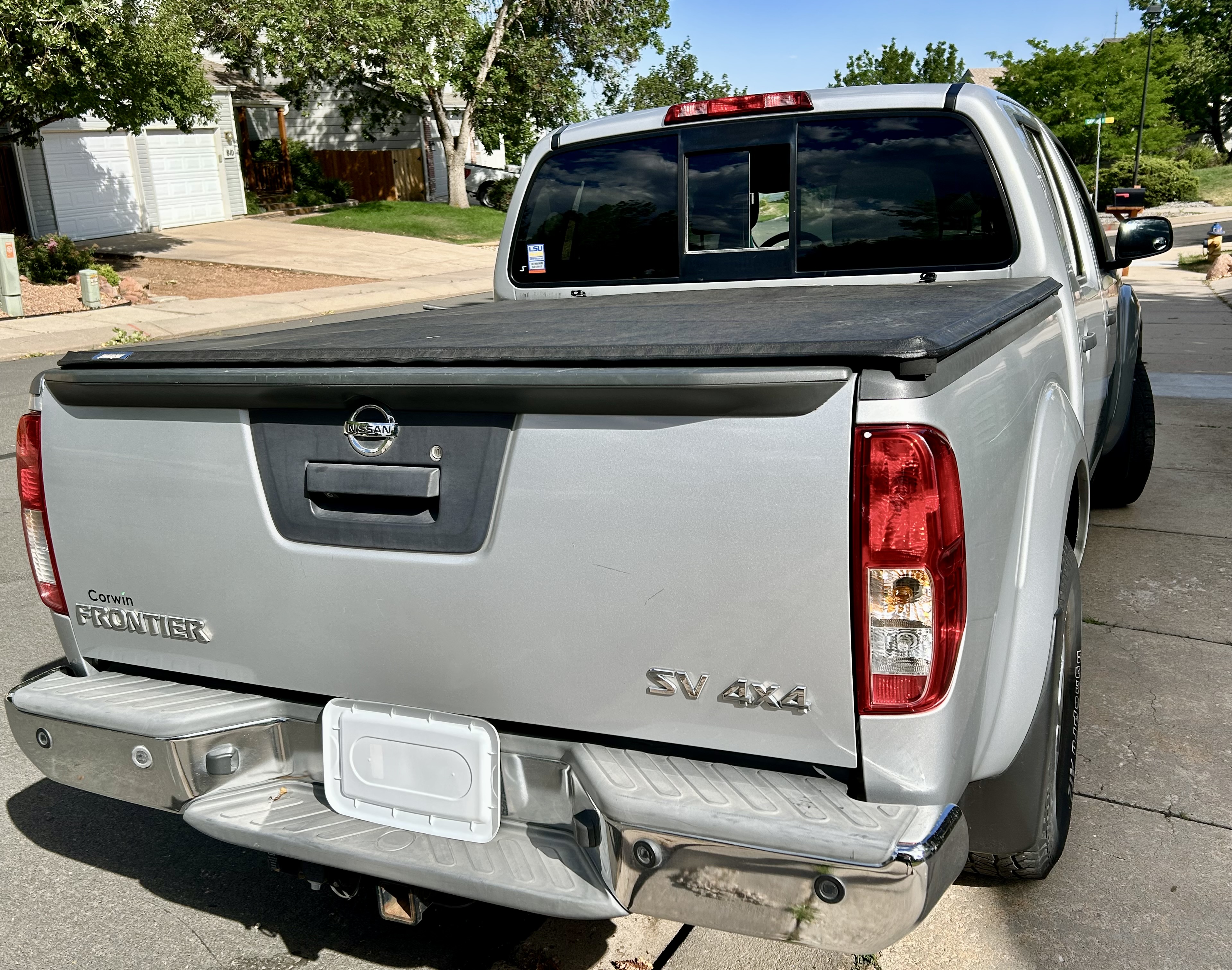 Used 2015 Nissan Frontier SV w/ SV Value Truck Package AWD/4WD image 2