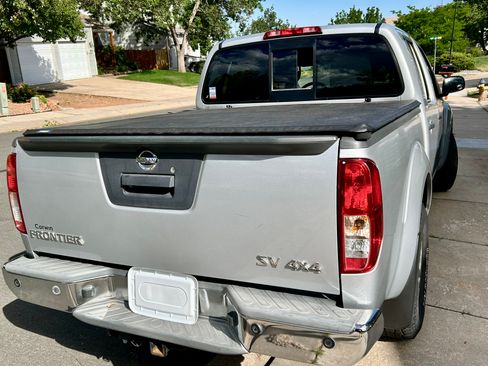 Used 2015 Nissan Frontier SV w/ SV Value Truck Package AWD/4WD image 2