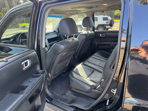 Used 2011 Honda Pilot Touring image 24