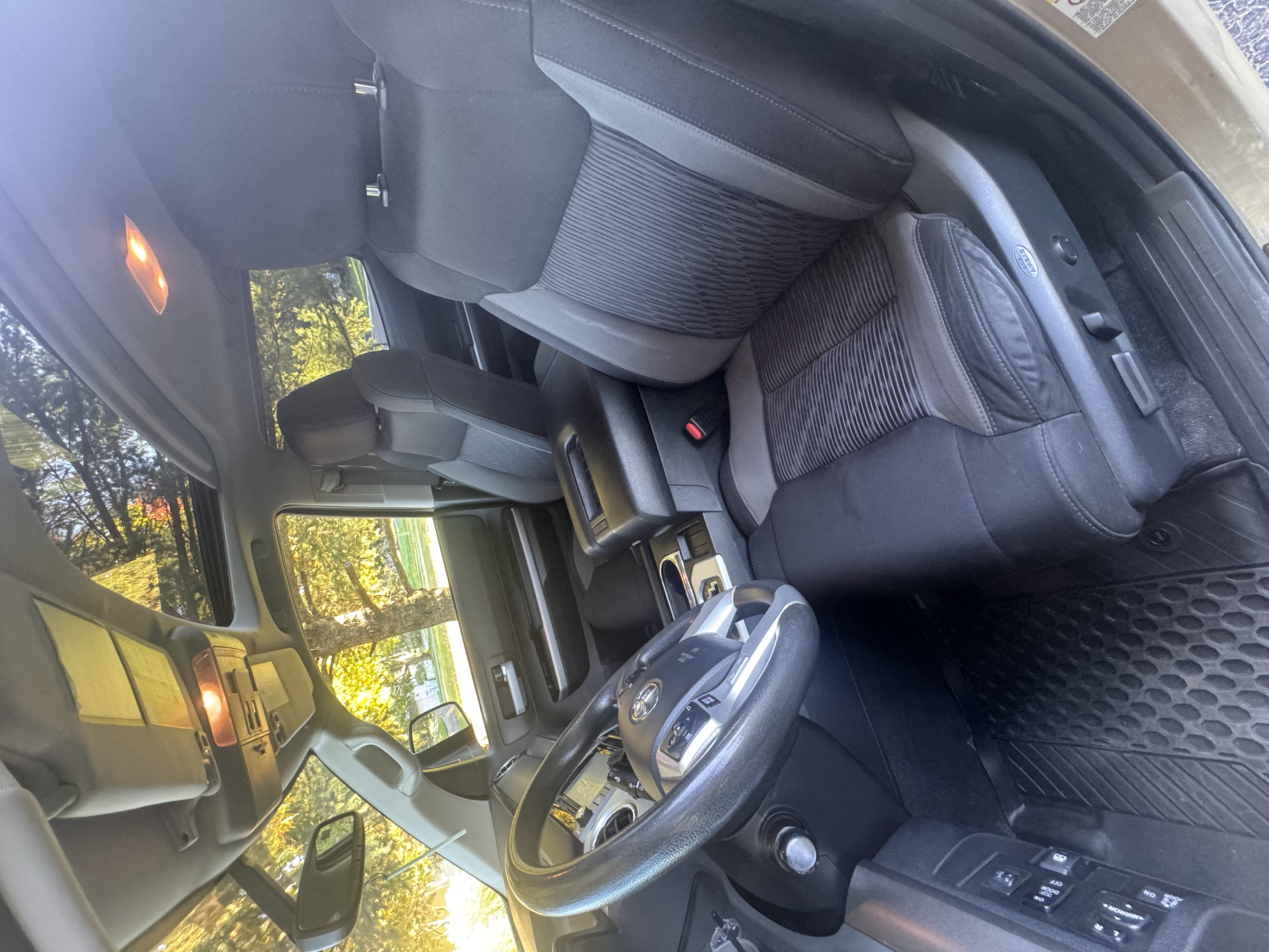 Used 2017 Toyota Tundra SR5 AWD/4WD image 8