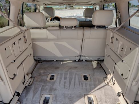 Used 2005 Lexus LX 470 4WD image 14