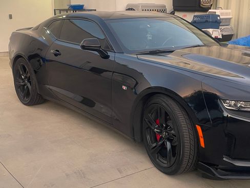 Used 2021 Chevrolet Camaro LT RWD image 1