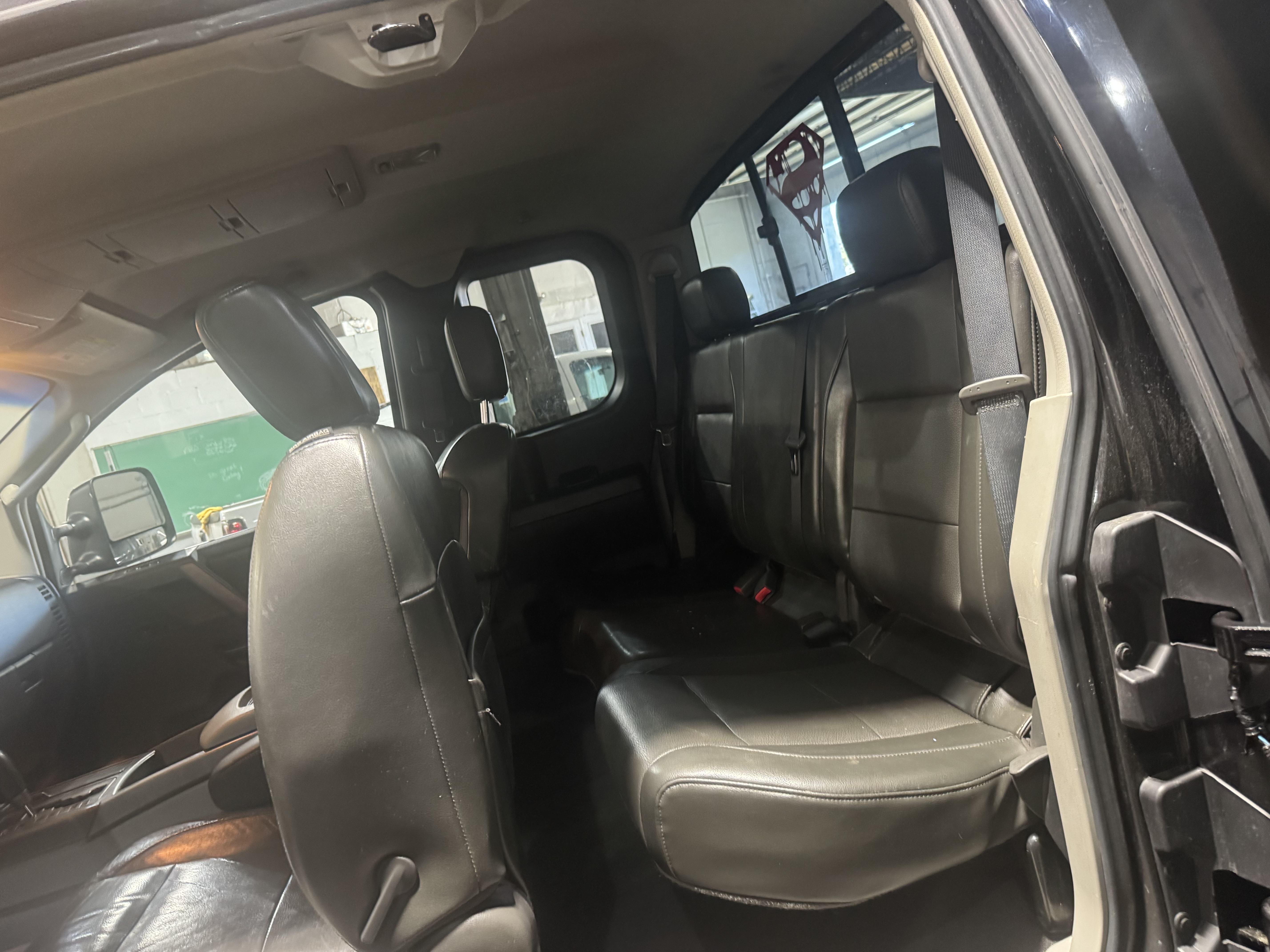 Used 2004 Nissan Titan LE w/ (NAV) Nissan Navigation Pkg AWD/4WD image 5
