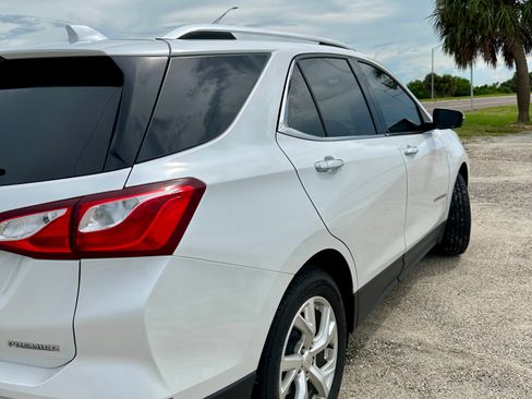 Used 2021 Chevrolet Equinox Premier FWD image 5