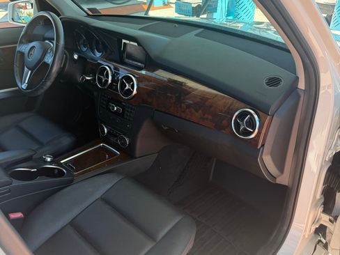 Used 2013 Mercedes-Benz GLK 350 4MATIC image 16