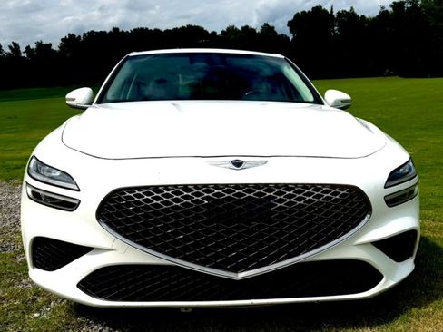 Used 2022 Genesis G70 2.0T RWD image 2