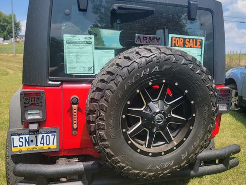 Used 2016 Jeep Wrangler Unlimited Sport w/ Connectivity Group image 5