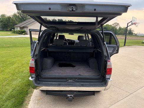 Used 1998 Toyota 4Runner SR5 AWD/4WD image 9