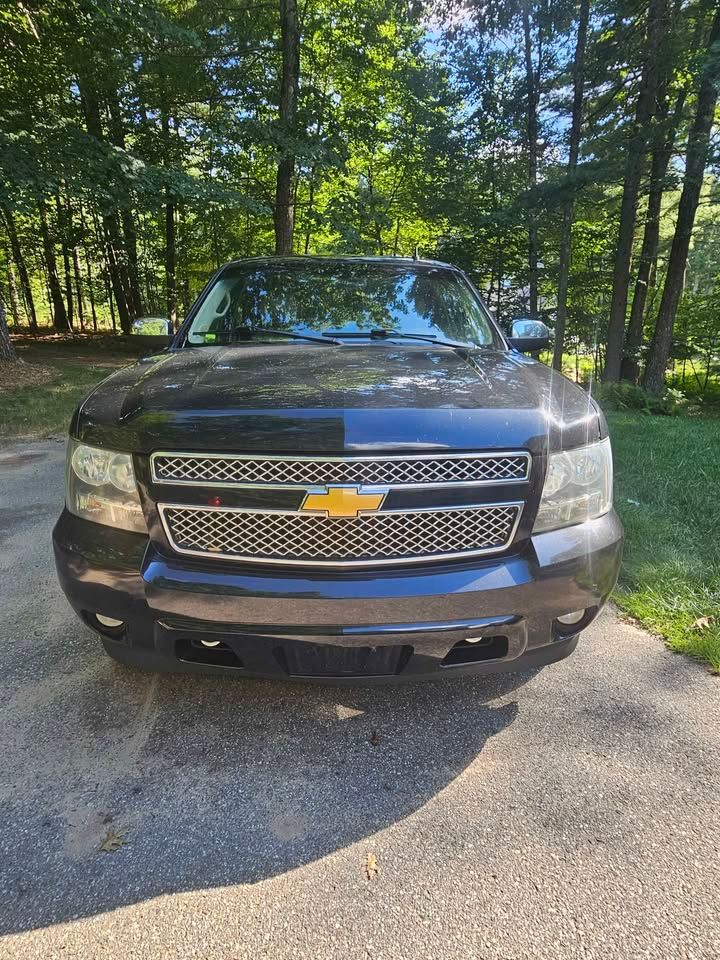 Used 2014 Chevrolet Tahoe LTZ AWD/4WD image 2