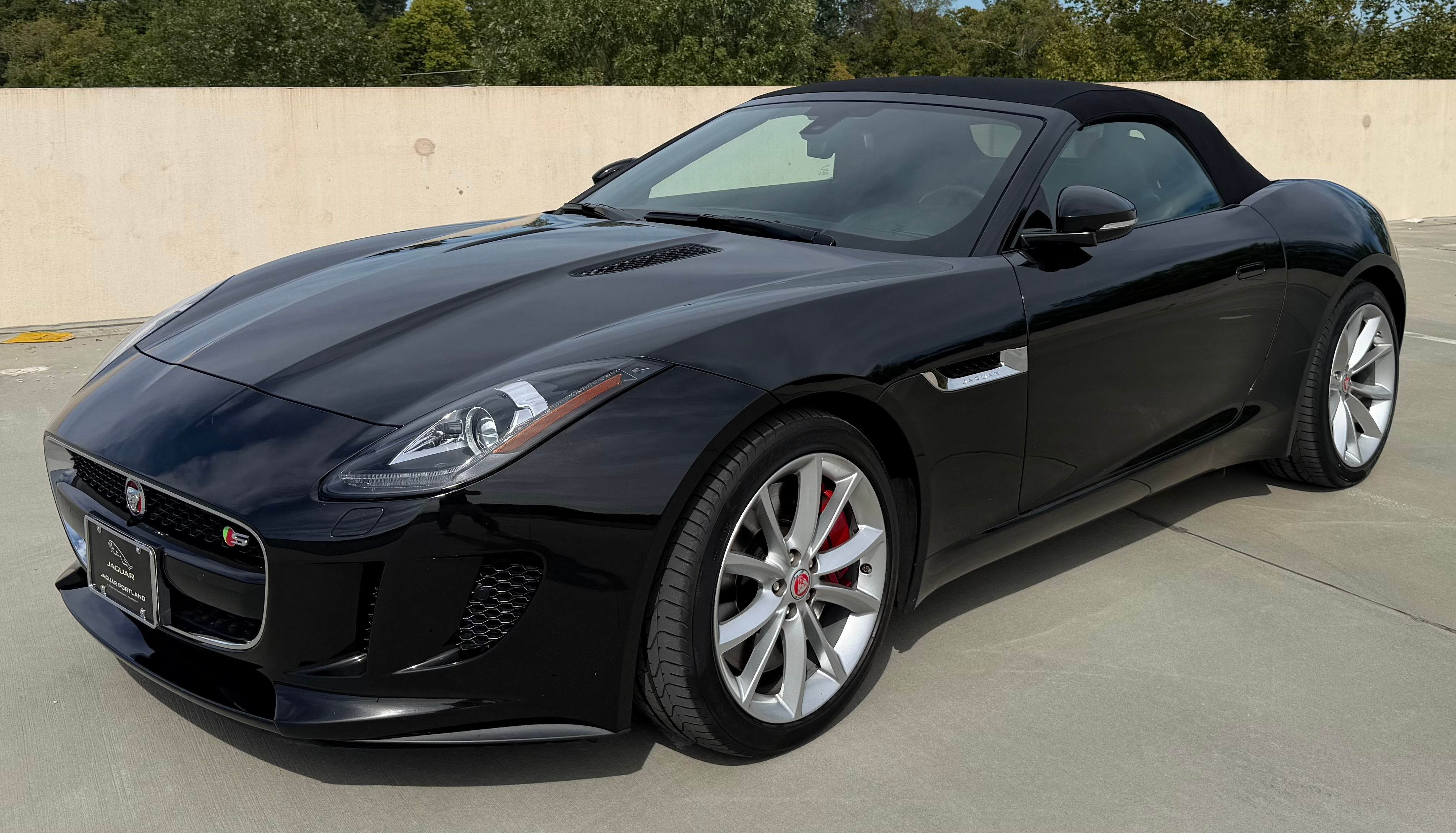 Used 2015 Jaguar F-TYPE S RWD image 11