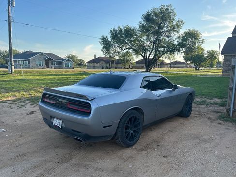 Used 2016 Dodge Challenger SXT Plus RWD image 8