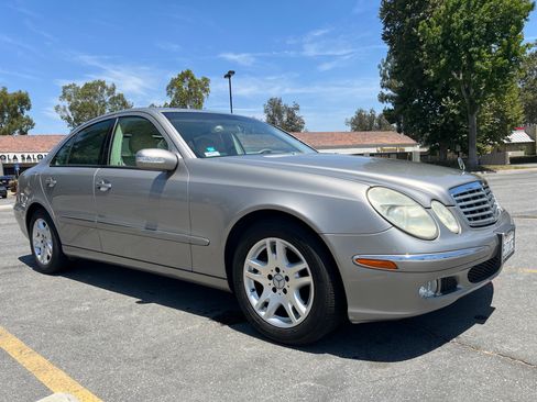 Used 2005 Mercedes-Benz E 320 Sedan image 10