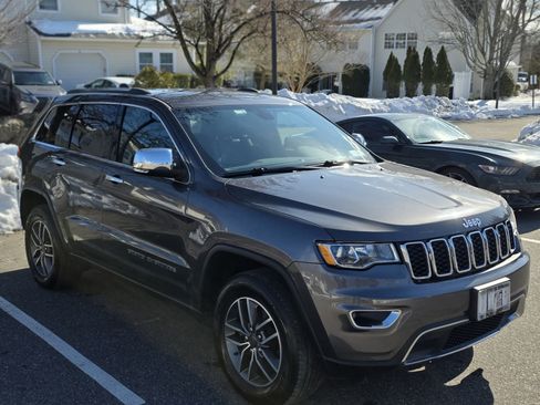 Used 2019 Jeep Grand Cherokee Limited image 2