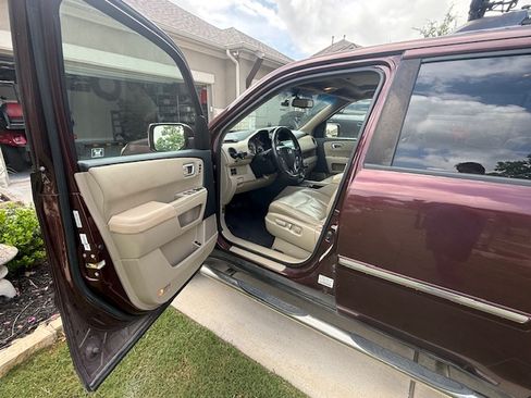 Used 2011 Honda Pilot Touring image 6