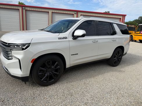 Used 2021 Chevrolet Tahoe High Country AWD/4WD image 2