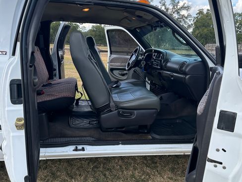 Used 2001 Dodge Ram 3500 Truck 2WD Quad Cab image 8
