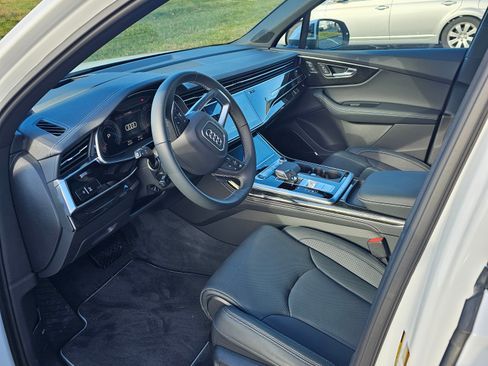 Used 2025 Audi Q7 3.0T Prestige image 11