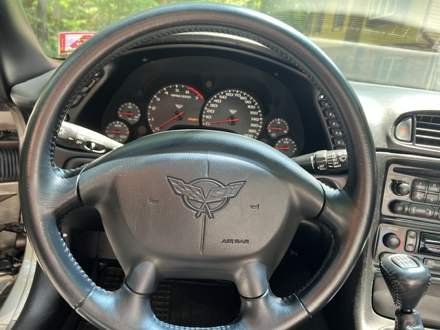 Used 2002 Chevrolet Corvette Convertible w/ Preferred Equipment Group2 RWD image 12
