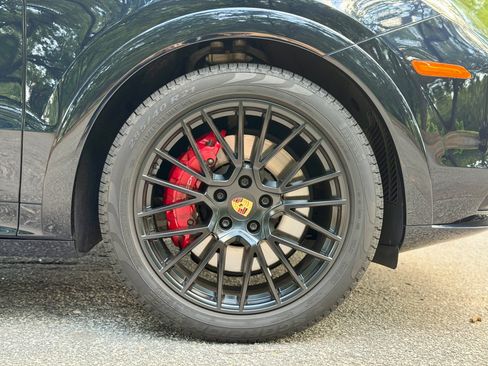 Used 2021 Porsche Cayenne GTS AWD/4WD image 24