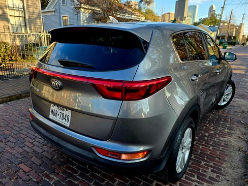 Used 2018 Kia Sportage LX image 12
