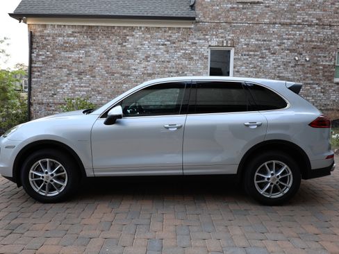 Used 2016 Porsche Cayenne Diesel AWD/4WD image 8