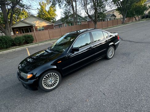 Used 2005 BMW 330xi Sedan AWD/4WD image 1
