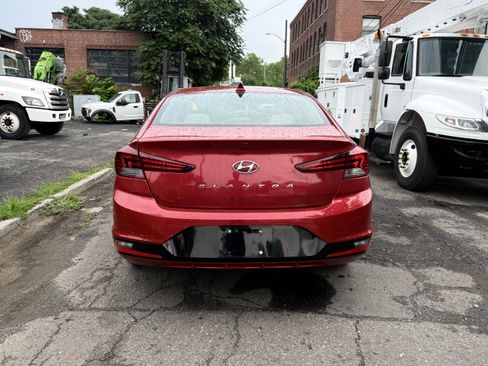 Used 2020 Hyundai Elantra SEL FWD image 2