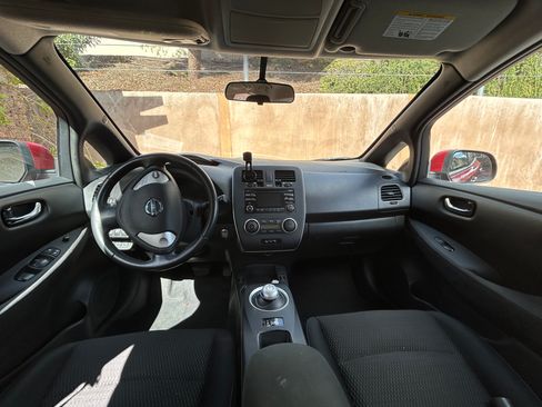 Used 2013 Nissan Leaf S image 12