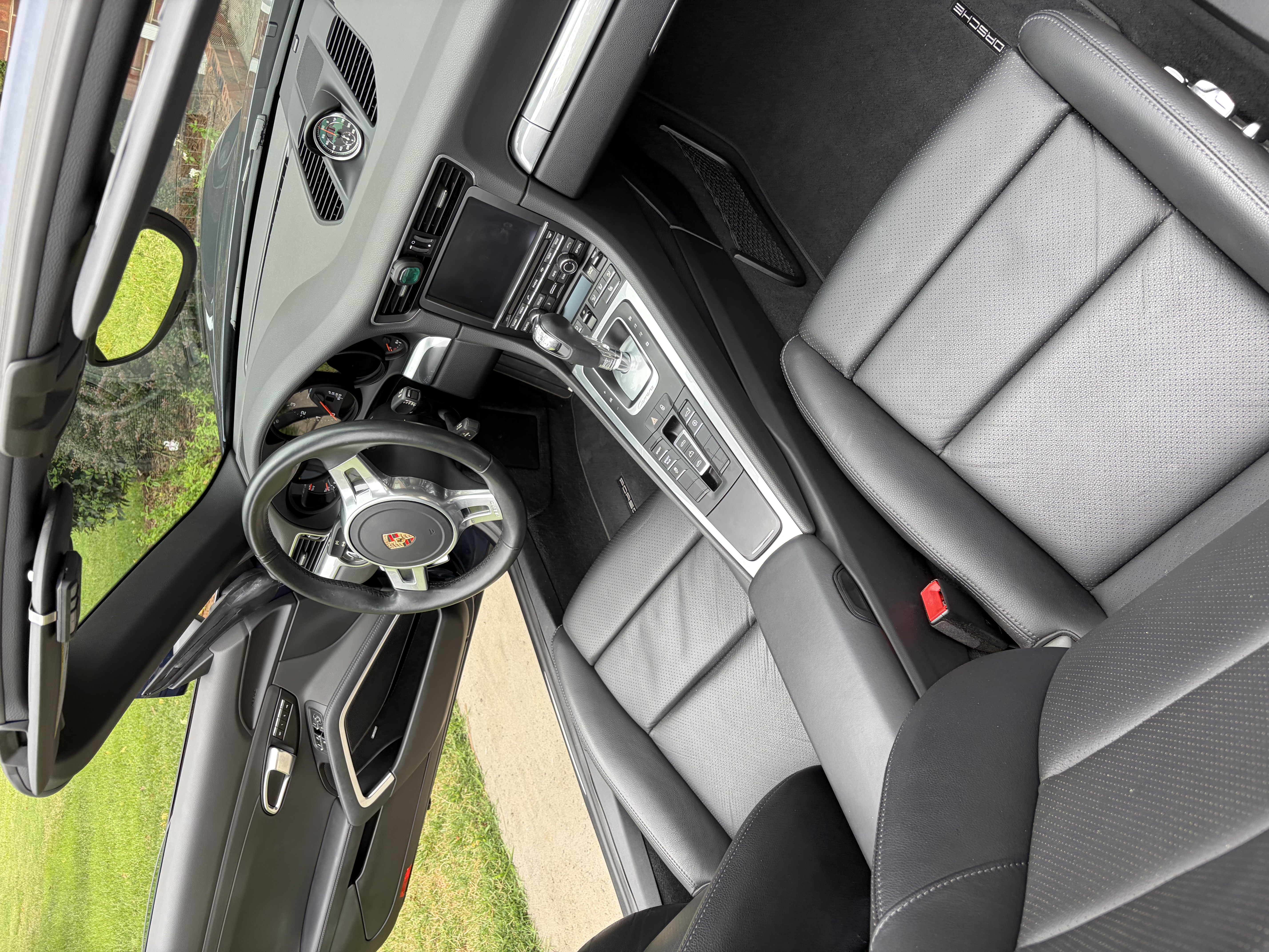 Used 2015 Porsche 911 Carrera 4 AWD/4WD image 5