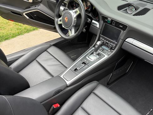 Used 2015 Porsche 911 Carrera 4 AWD/4WD image 5