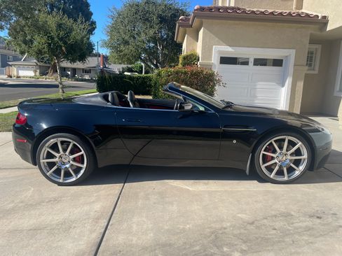 Used 2009 Aston Martin V8 Vantage Roadster image 4