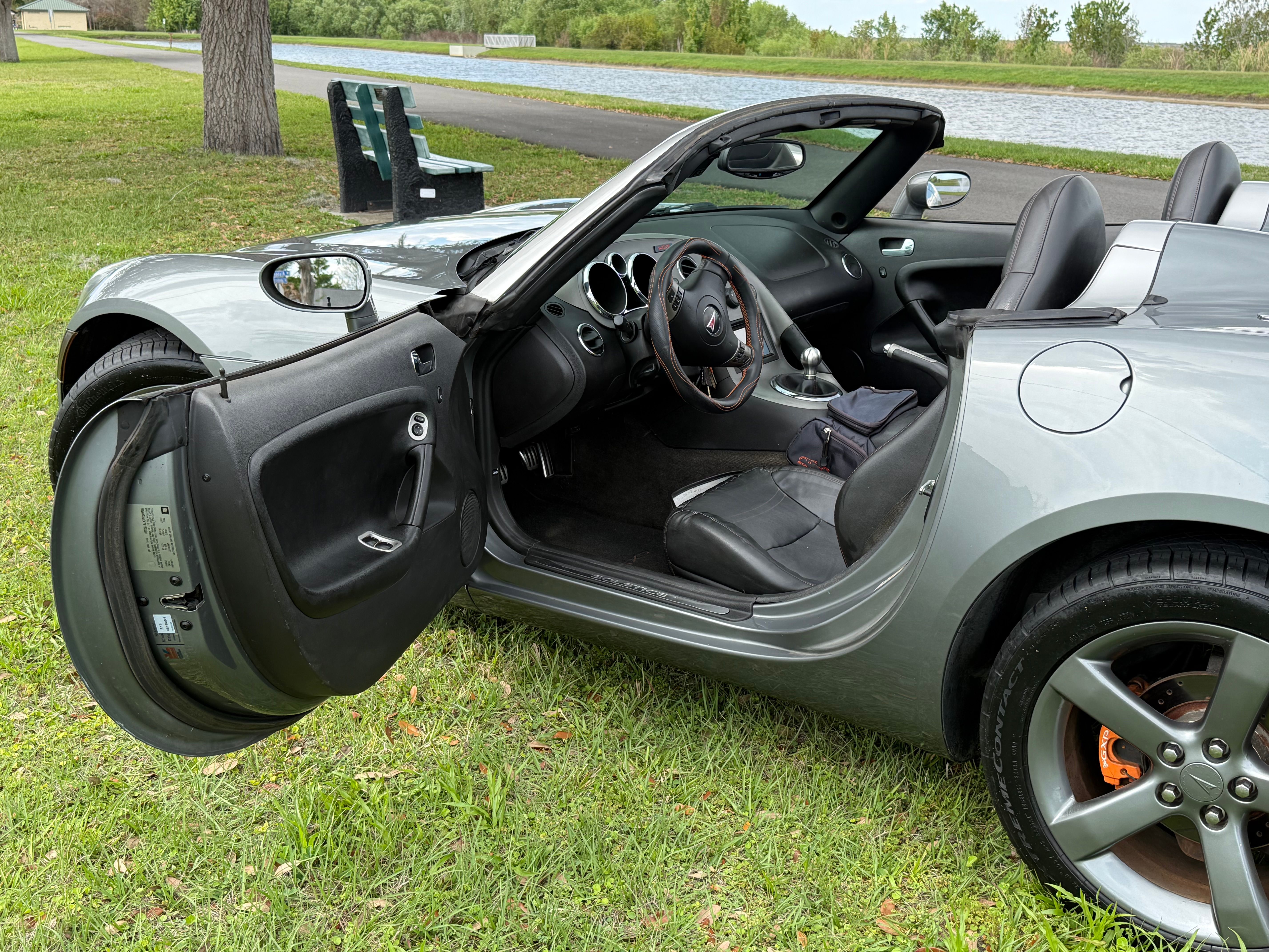 Used 2007 Pontiac Solstice GXP w/ Premium Package RWD image 5