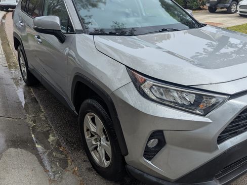 Used 2020 Toyota RAV4 XLE w/ Convenience Package image 2